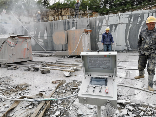 長沙凱發超硬材料科技有限公司,長沙礦山石材開采設備銷售,長沙金剛石繩鋸機銷售,金剛石串珠繩生產銷售，水平鉆機生產銷售