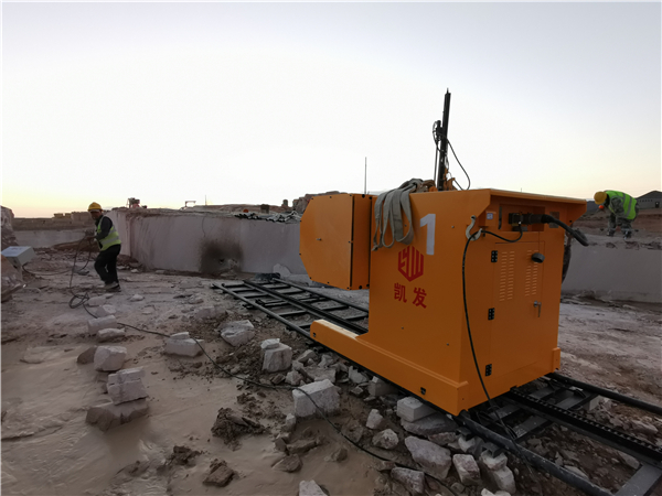 長沙凱發超硬材料科技有限公司,長沙礦山石材開采設備銷售,長沙金剛石繩鋸機銷售,金剛石串珠繩生產銷售，水平鉆機生產銷售